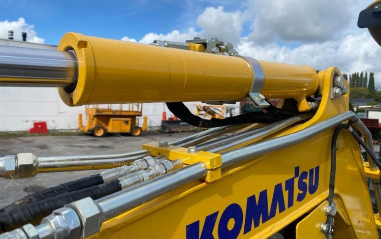 KOMATSU MINI PELLE PC24MR-5 SUR CHENILLES – 2,5 TONNES – DIESEL – 202 HEURES -ANNEE 2024  20574