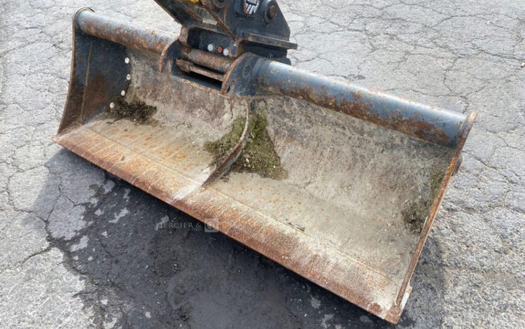 KOMATSU MINI PELLE PC24MR-5 SUR CHENILLES – 2,5 TONNES – DIESEL – 202 HEURES -ANNEE 2024  20574