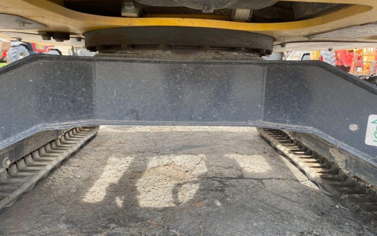 KOMATSU MINI PELLE PC24MR-5 SUR CHENILLES – 2,5 TONNES – DIESEL – 202 HEURES -ANNEE 2024  20574