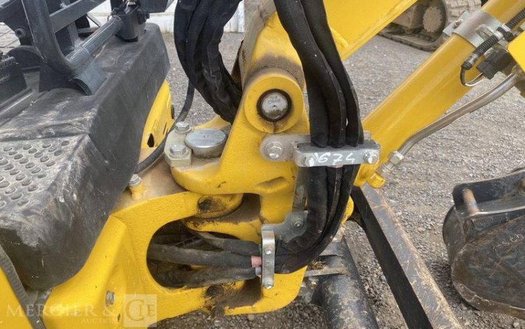 KOMATSU MINI PELLE PC24MR-5 SUR CHENILLES – 2,5 TONNES – DIESEL – 202 HEURES -ANNEE 2024  20574