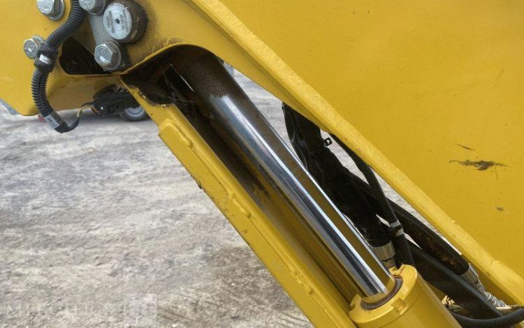 KOMATSU MINI PELLE PC24MR-5 SUR CHENILLES – 2,5 TONNES – DIESEL – 202 HEURES -ANNEE 2024  20574