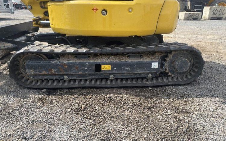KOMATSU MINI PELLE PC24MR-5 SUR CHENILLES – 2,5 TONNES – DIESEL – 202 HEURES -ANNEE 2024  20574
