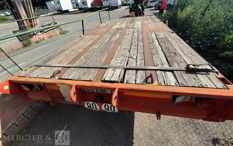 FOURNIER REMORQUE PLATEAU PB10D13L – 1 ESSIEU – PTAC 10,5T – AN 1988  2401NK13