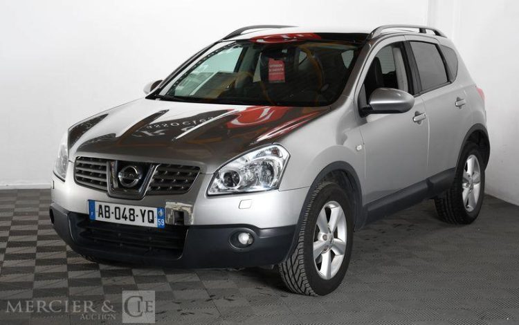 NISSAN  GRIS AB-048-YQ