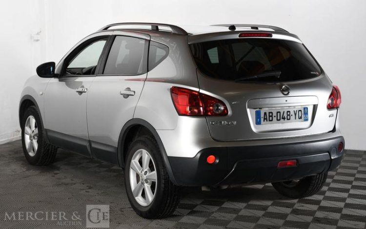 NISSAN  GRIS AB-048-YQ