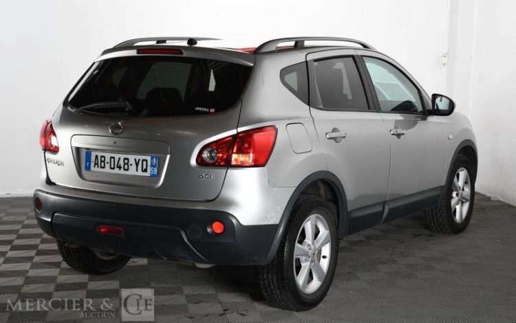 NISSAN  GRIS AB-048-YQ