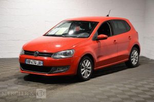 VOLKSWAGEN  ROUGE BB-474-JA