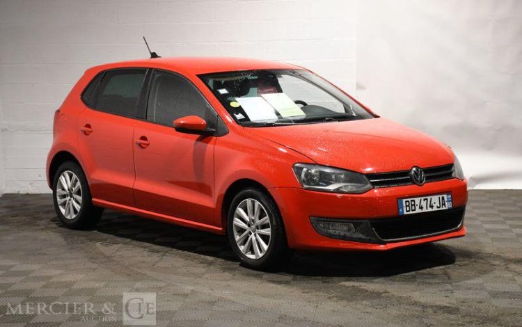 VOLKSWAGEN  ROUGE BB-474-JA