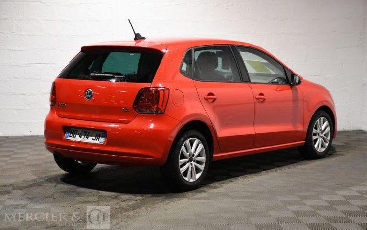 VOLKSWAGEN  ROUGE BB-474-JA