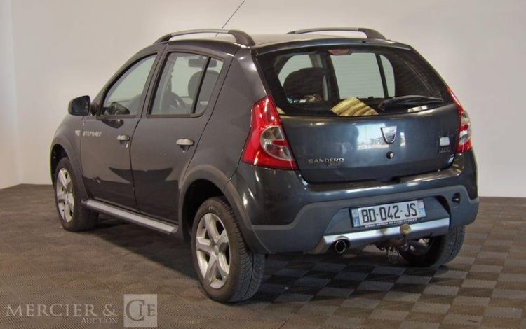 DACIA SANDERO STEPWAY 1.5 DCI 70 GRIS BD-042-JS