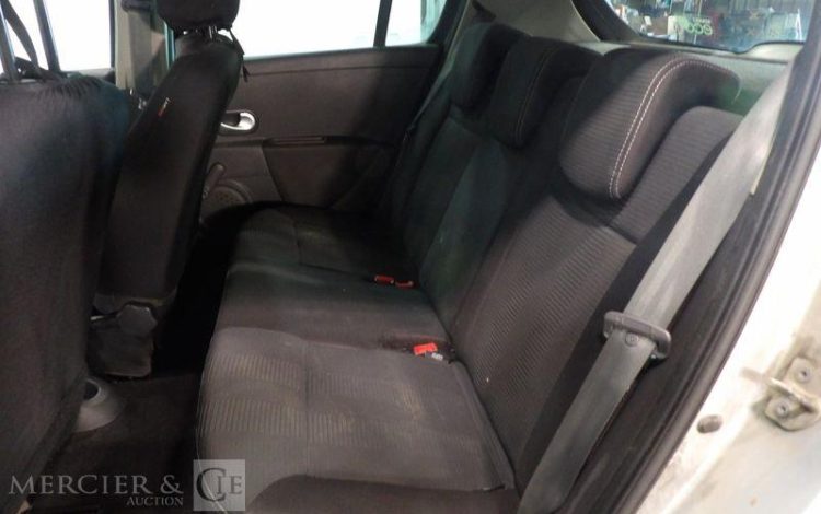 RENAULT CLIO 1.5 DCI 90CH DYNAMIQUE TOMTOM GRIS BH-713-AW