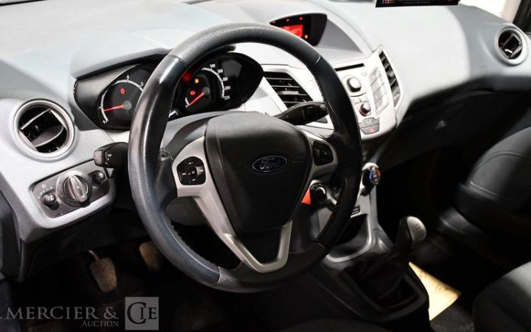 FORD  NOIR BN-121-VH