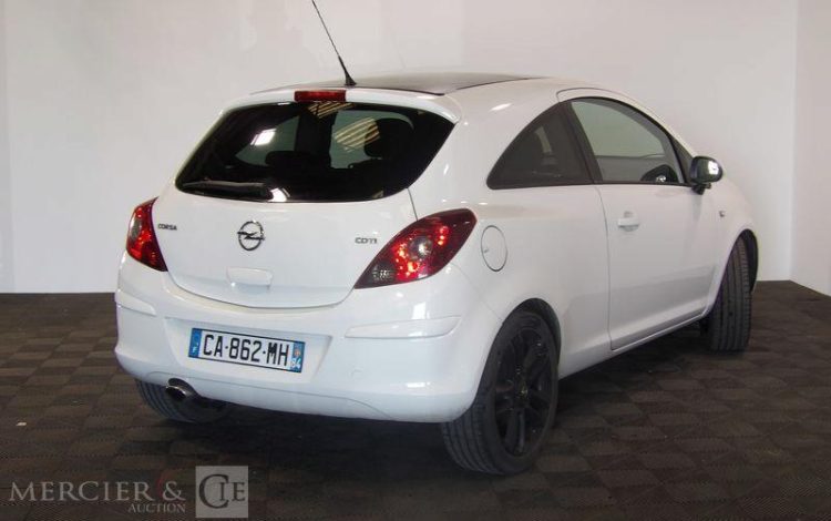 OPEL CORSA 1.3 CDTI 95CH COSMO BLANC CA-862-MH