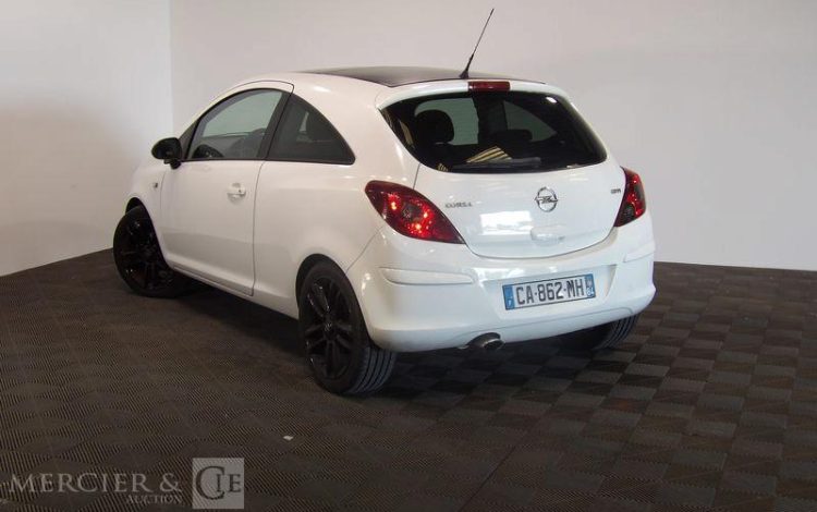 OPEL CORSA 1.3 CDTI 95CH COSMO BLANC CA-862-MH
