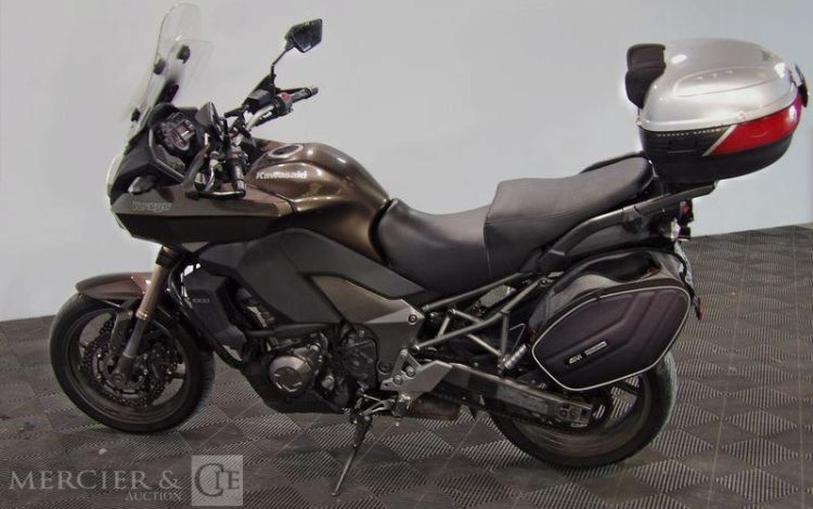 KAWASAKI MOTO VERSYS 1000 GRIS CE-055-DB