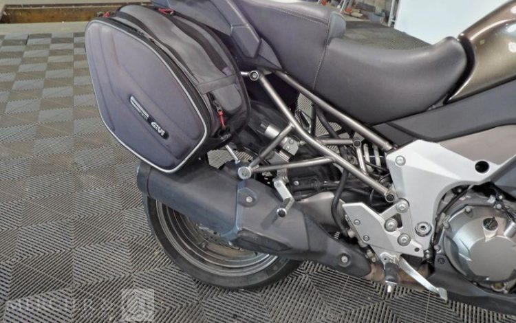 KAWASAKI MOTO VERSYS 1000 GRIS CE-055-DB