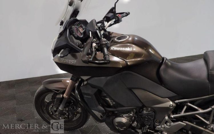 KAWASAKI MOTO VERSYS 1000 GRIS CE-055-DB