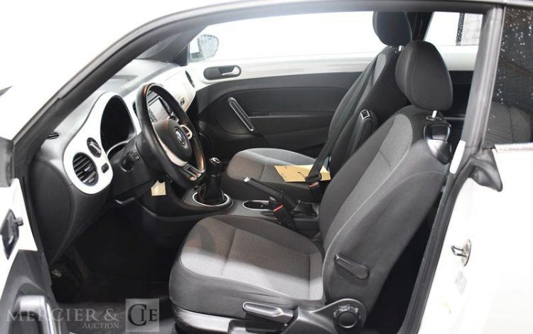 VOLKSWAGEN  BLANC CT-667-KD