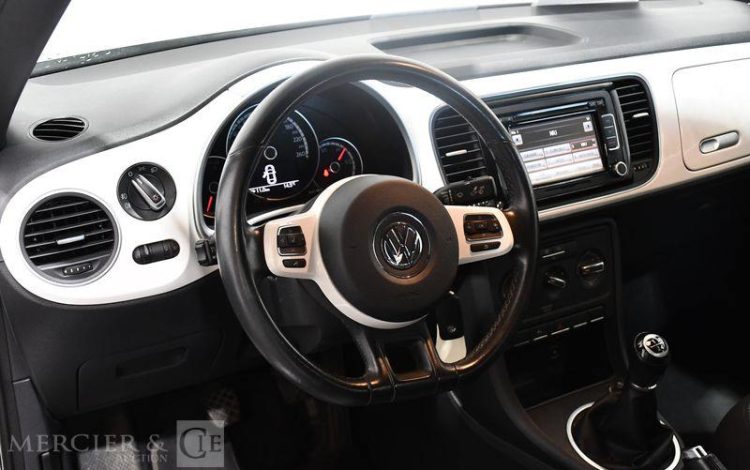 VOLKSWAGEN  BLANC CT-667-KD
