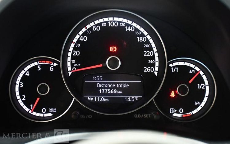 VOLKSWAGEN  BLANC CT-667-KD