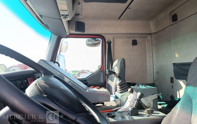 THOMAS 6X6 RENAULT-THOMAS SIDES FIRE TRUCK CREW CABIN EURO 2 – ANNEE 1998  CT-807-HS