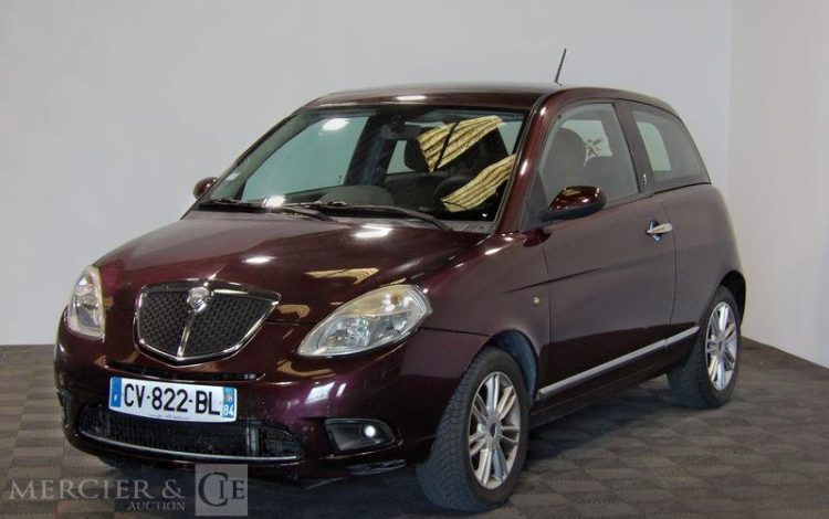 LANCIA YPSILON 1,3 MULTIJET 90 ORO BORDEAUX CV-822-BL