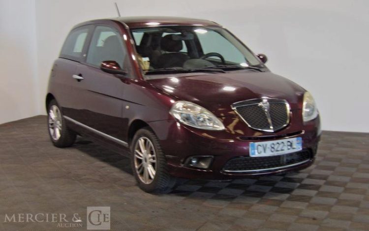LANCIA YPSILON 1,3 MULTIJET 90 ORO BORDEAUX CV-822-BL