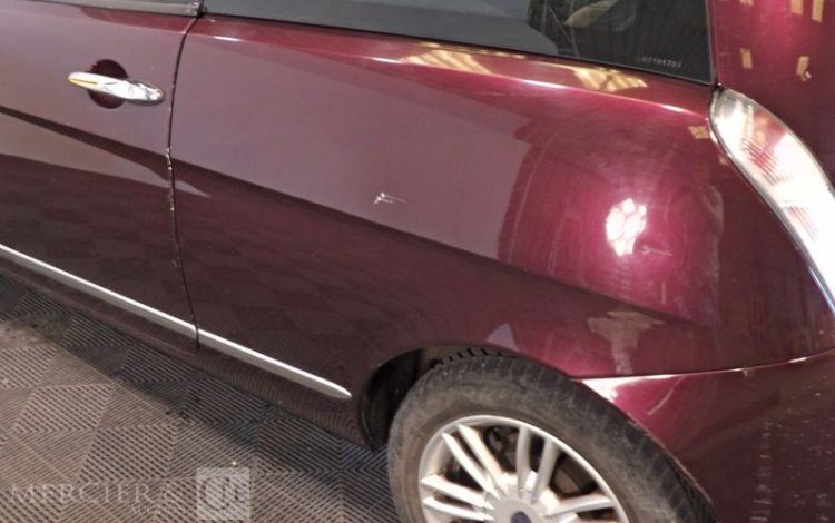 LANCIA YPSILON 1,3 MULTIJET 90 ORO BORDEAUX CV-822-BL