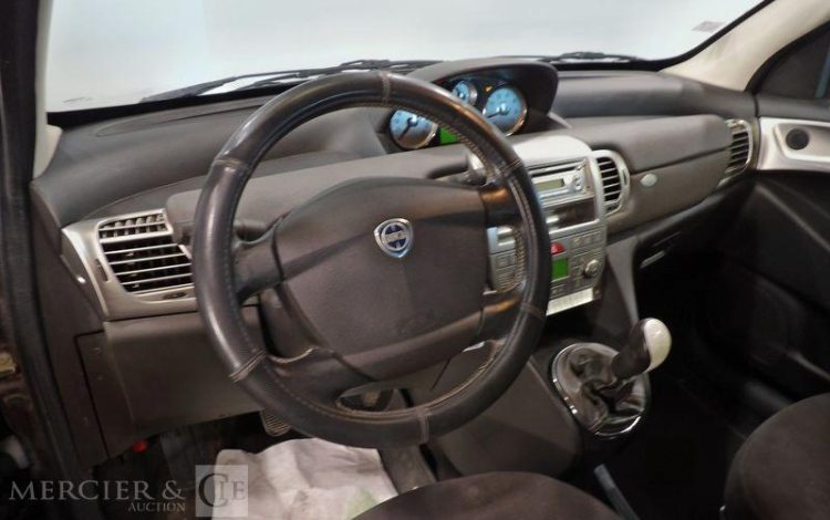 LANCIA YPSILON 1,3 MULTIJET 90 ORO BORDEAUX CV-822-BL