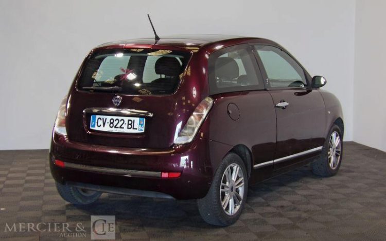 LANCIA YPSILON 1,3 MULTIJET 90 ORO BORDEAUX CV-822-BL