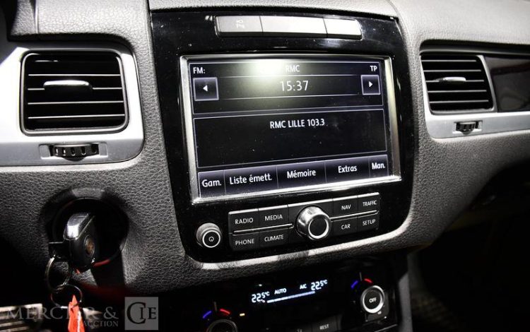VOLKSWAGEN  NOIR CW-722-TG