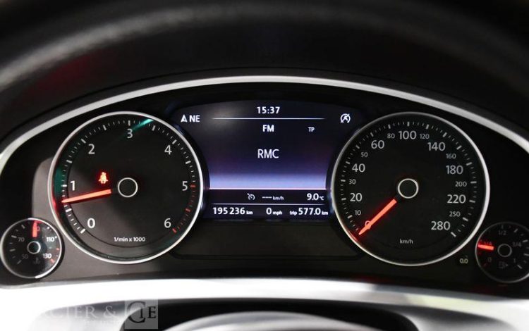 VOLKSWAGEN  NOIR CW-722-TG
