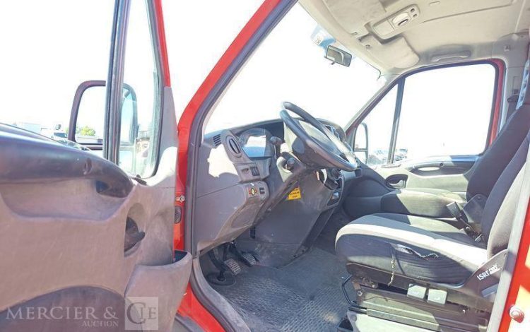 IVECO DAILY 35S AVEC NACELLE MULTITEL MX170 17M – 3391 HEURES – 75949 KMS – ANNEE 2013 ROUGE CY-352-KD