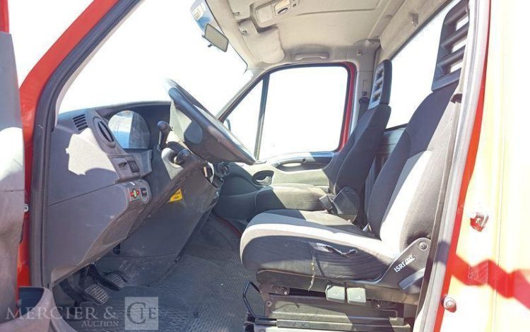 IVECO DAILY 35S AVEC NACELLE MULTITEL MX170 17M – 3391 HEURES – 75949 KMS – ANNEE 2013 ROUGE CY-352-KD