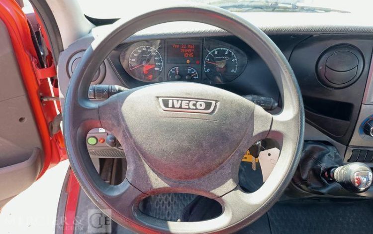 IVECO DAILY 35S AVEC NACELLE MULTITEL MX170 17M – 3391 HEURES – 75949 KMS – ANNEE 2013 ROUGE CY-352-KD