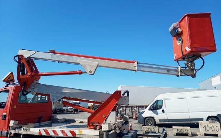 IVECO DAILY 35S AVEC NACELLE MULTITEL MX170 17M – 3391 HEURES – 75949 KMS – ANNEE 2013 ROUGE CY-352-KD