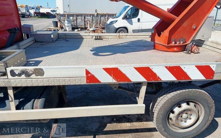 IVECO DAILY 35S AVEC NACELLE MULTITEL MX170 17M – 3391 HEURES – 75949 KMS – ANNEE 2013 ROUGE CY-352-KD