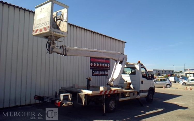 MULTITEL DAILY 35S11 NACELLE SUR VL MULTITEL 160 ALU/DS 16M 3867H BLANC DA-746-TB