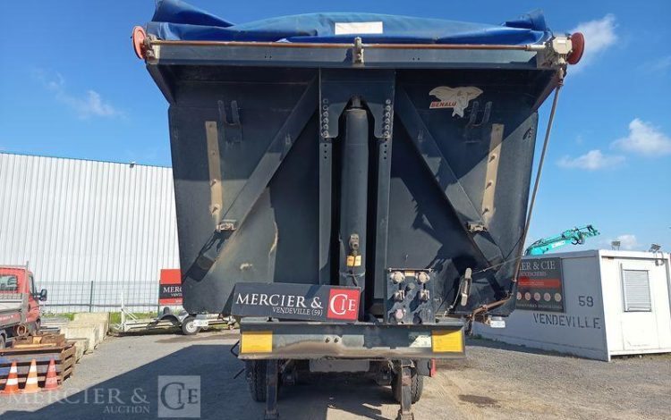 BENALU SEMI BENNE BASCULANTE 3 ESSIEUX – PTAC 39 TONNES – ANNEE 2015  DP-696-PE