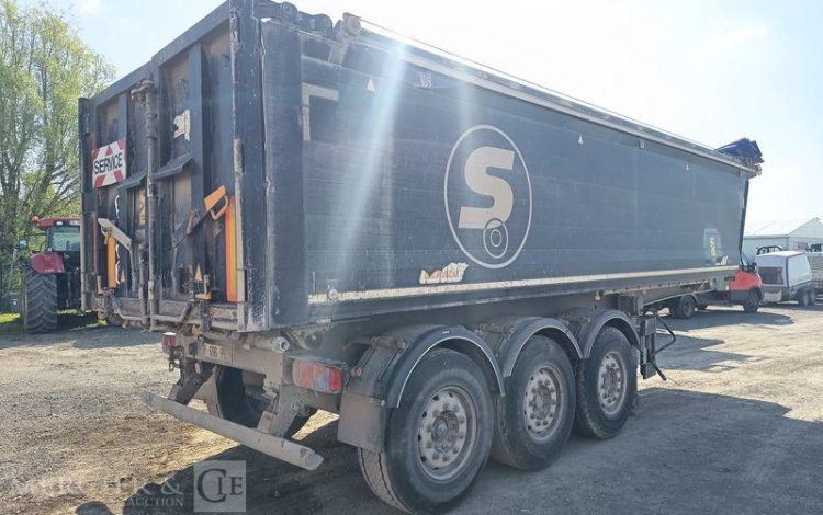 BENALU SEMI BENNE BASCULANTE 3 ESSIEUX – PTAC 39 TONNES – ANNEE 2015  DP-696-PE