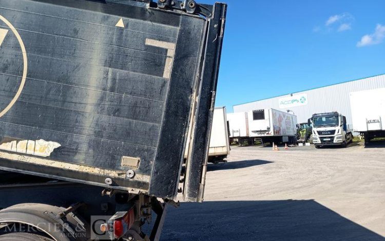 BENALU SEMI BENNE BASCULANTE 3 ESSIEUX – PTAC 39 TONNES – ANNEE 2015  DP-696-PE