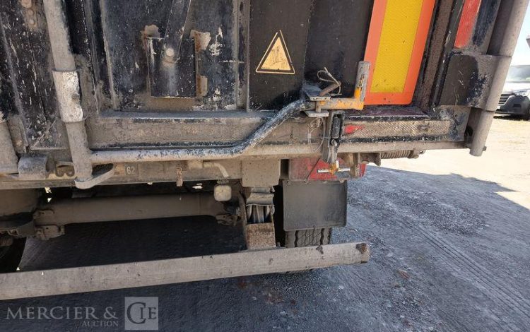 BENALU SEMI BENNE BASCULANTE 3 ESSIEUX – PTAC 39 TONNES – ANNEE 2015  DP-696-PE