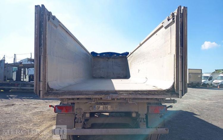 BENALU SEMI BENNE BASCULANTE 3 ESSIEUX – PTAC 39 TONNES – ANNEE 2015  DP-696-PE