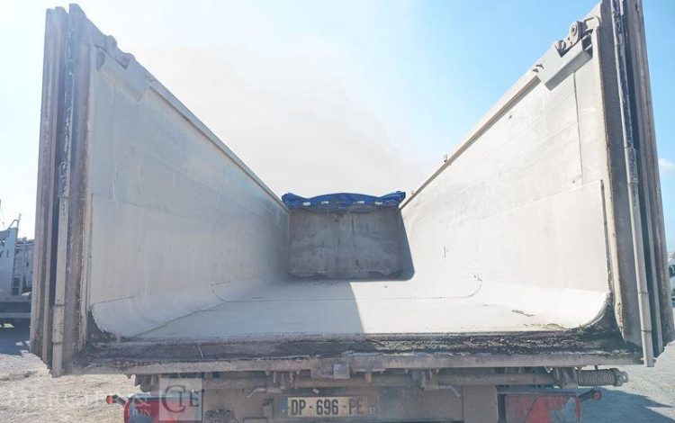 BENALU SEMI BENNE BASCULANTE 3 ESSIEUX – PTAC 39 TONNES – ANNEE 2015  DP-696-PE
