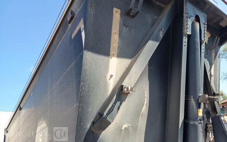 BENALU SEMI BENNE BASCULANTE 3 ESSIEUX – PTAC 39 TONNES – ANNEE 2015  DP-696-PE