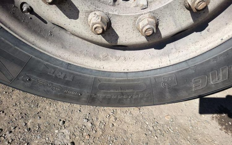 BENALU SEMI BENNE BASCULANTE 3 ESSIEUX – PTAC 39 TONNES – ANNEE 2015  DP-696-PE
