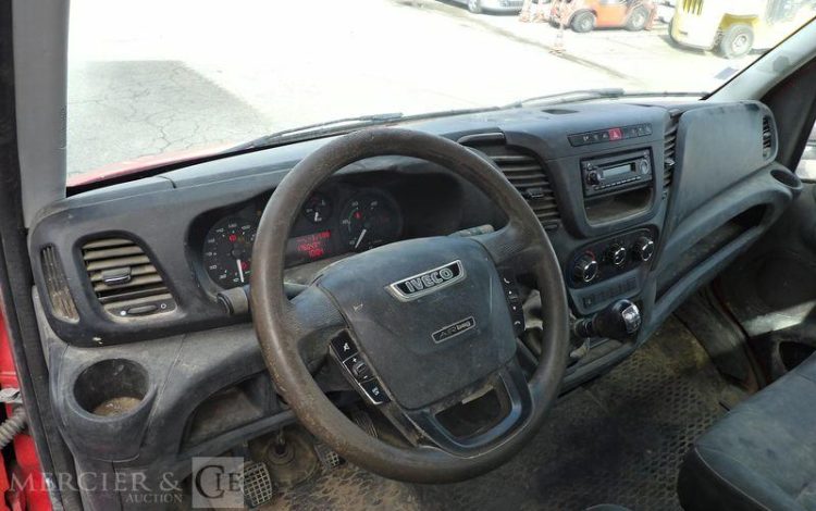 IVECO IS35 BENNE SIMPLE CABINE COFFRE IVECO DAILY35C13  DV-321-QC