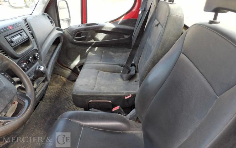 IVECO IS35 BENNE SIMPLE CABINE COFFRE IVECO DAILY35C13  DV-321-QC
