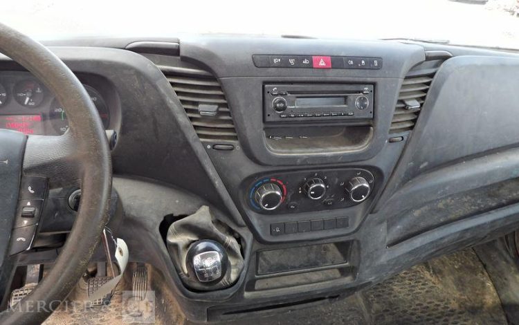 IVECO IS35 BENNE SIMPLE CABINE COFFRE IVECO DAILY35C13  DV-321-QC