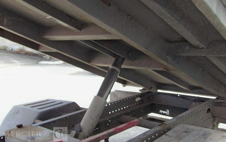 IVECO IS35 BENNE SIMPLE CABINE COFFRE IVECO DAILY35C13  DV-321-QC